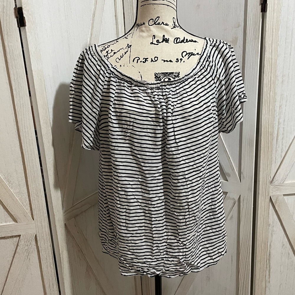 Torrid rayon black and white stripe blouse GUC 1X
